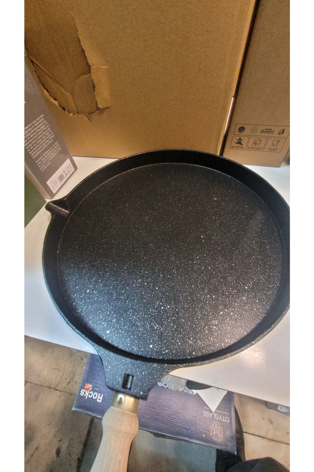 Arow TR-7133 Ahşap Kulp, Alüminyum Kapaklı Balık Tavası