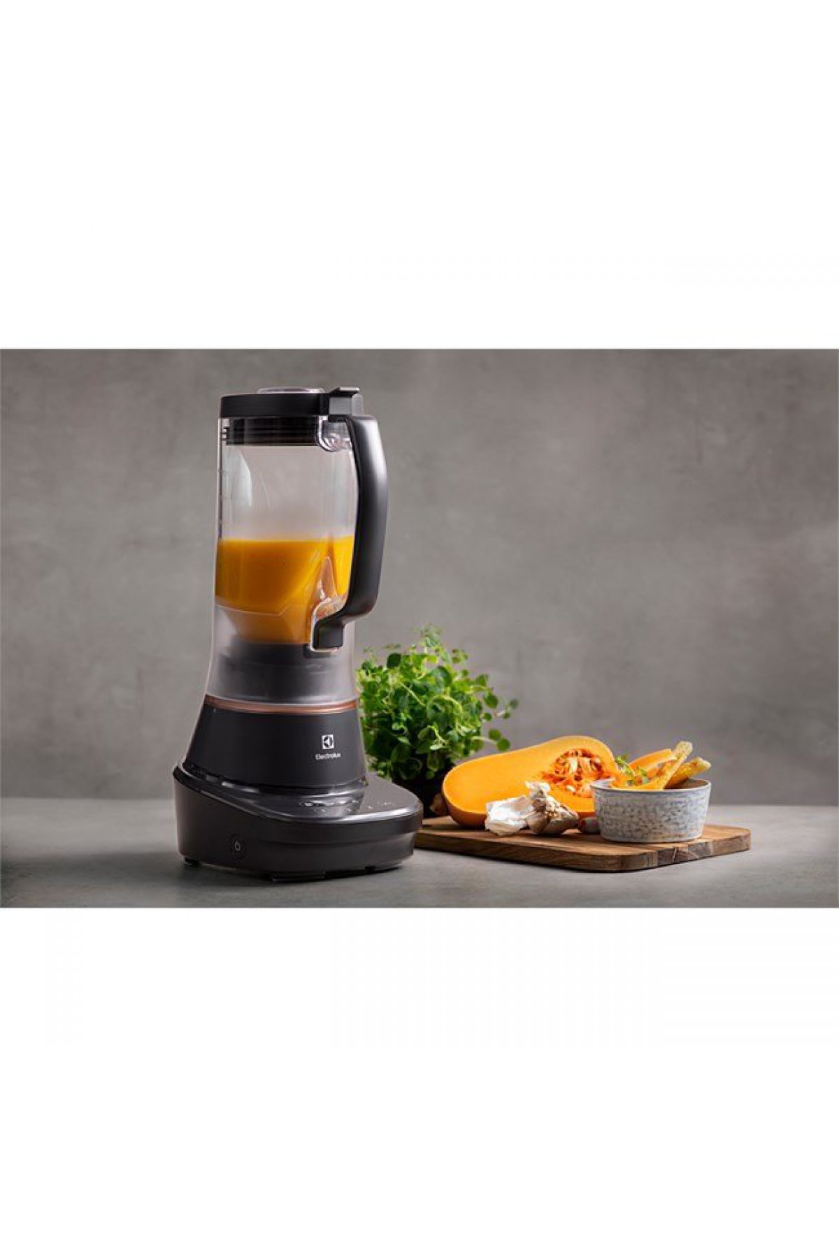 Electrolux E7TB1-4GB Taşınabilir Şişeli Pulse Özellikli Granit Siyah 900W Smoothie Blender
